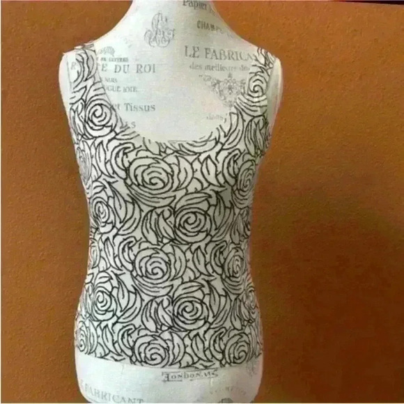 Donna Karan Tops - Donna Karan New York- Wool Print Sweater Tank
Size Large EUC!